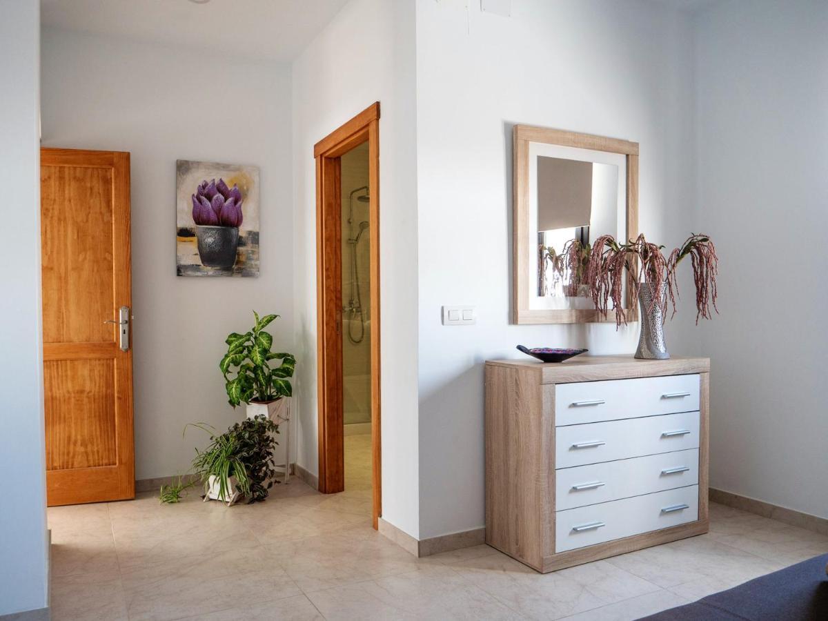 Comfortable House In Tias With Free Parking Exterior photo