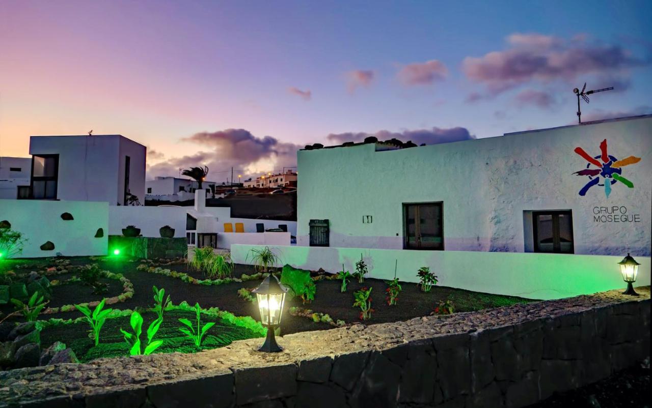 Comfortable House In Tias With Free Parking Exterior photo